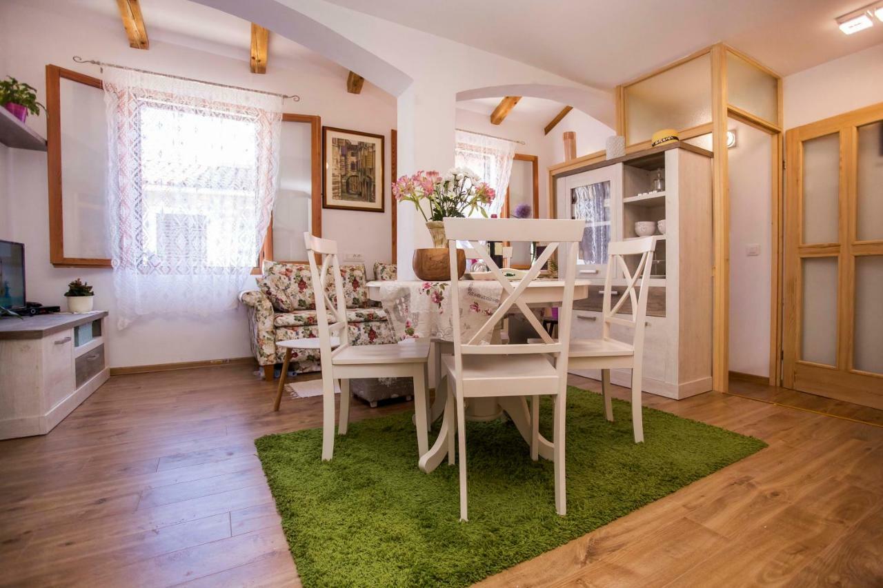 Apartment Premsai Rovigno Esterno foto