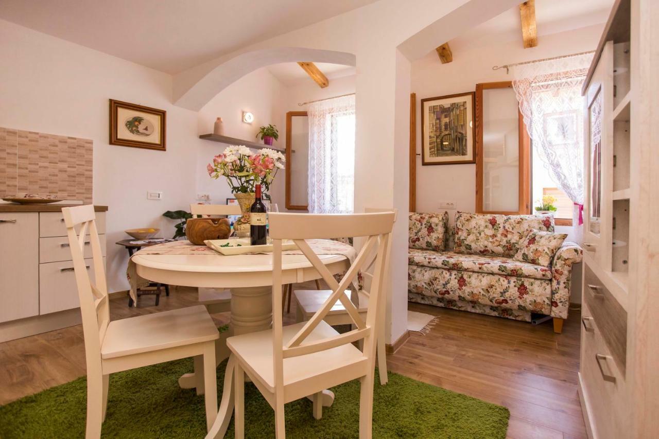Apartment Premsai Rovigno Esterno foto